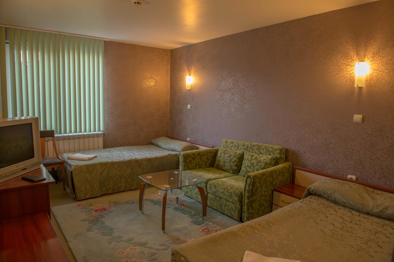 Hotel Kapri Yambol Buitenkant foto